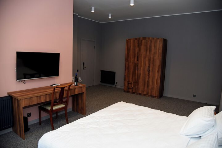 Room 5 of 30