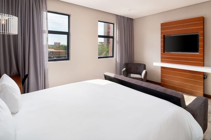 Room 25 of 53