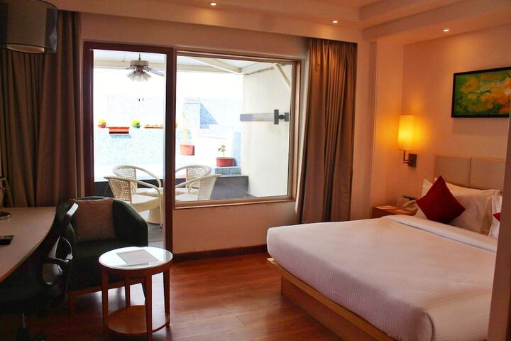 Room 9 of 34
