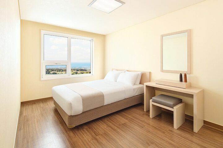 Room 15 of 42