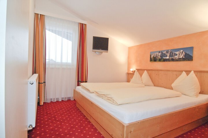 Room 5 of 60
