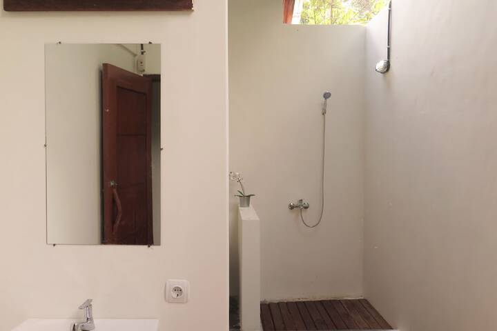 Room 21 of 54
