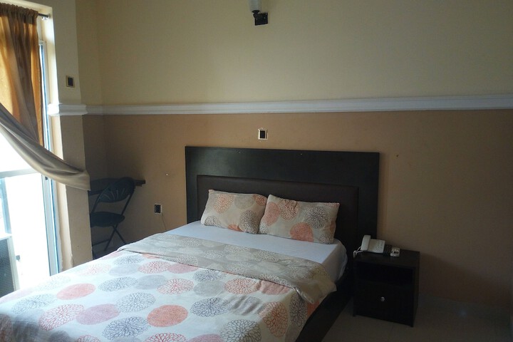Room 3 of 18