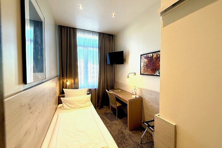 Room 59 of 136