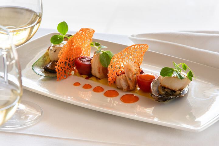 Dining 49 of 84