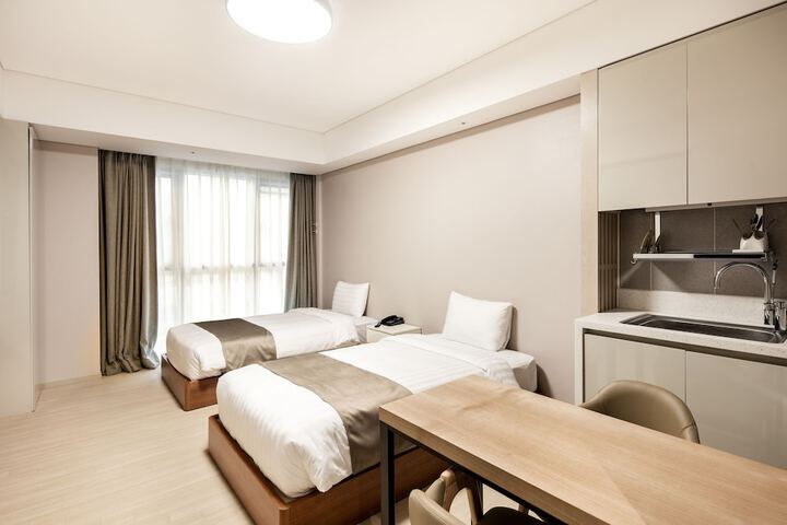 Room 25 of 85