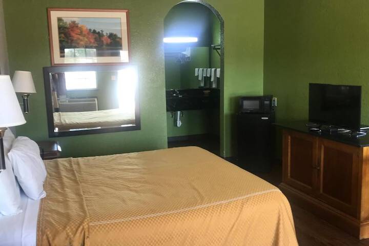 Room 16 of 30