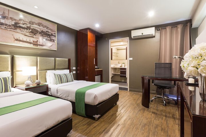 Room 28 of 64