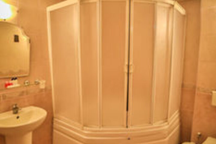 Room 12 of 89