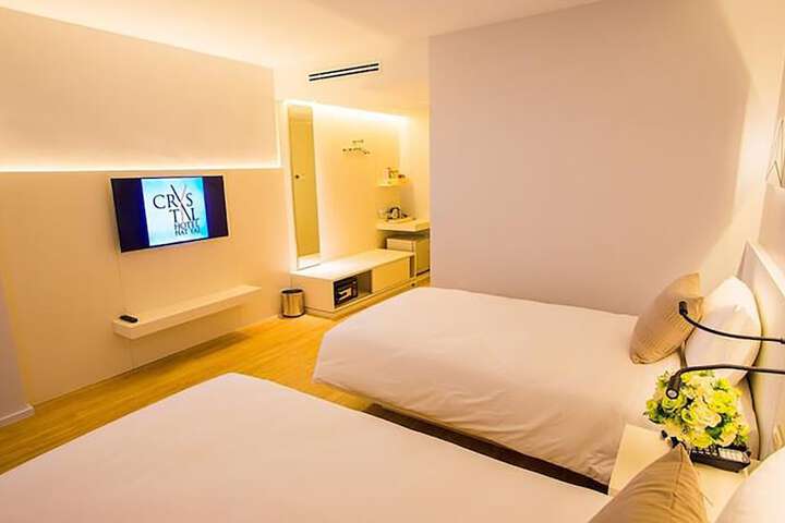 Room 3 of 61