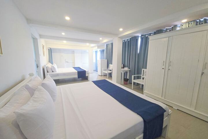 Room 44 of 175