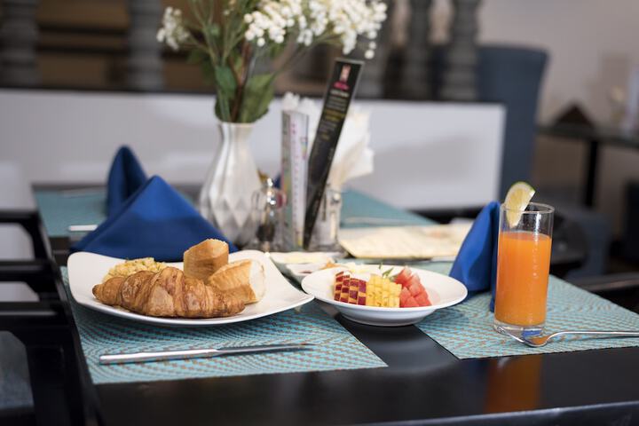Breakfast/Coffee Service 52 of 76