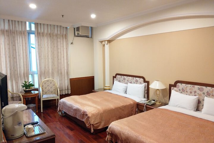 Room 40 of 122