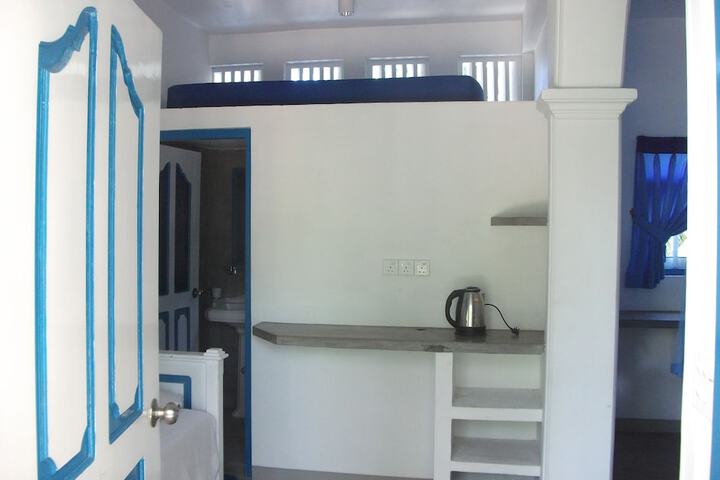 Room 17 of 32