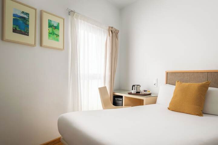 Room 17 of 53