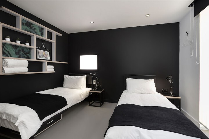Room 45 of 71