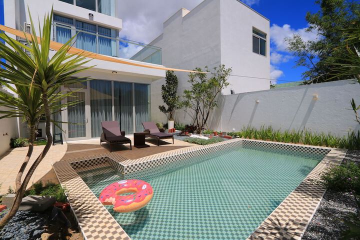 Pool 75 of 93