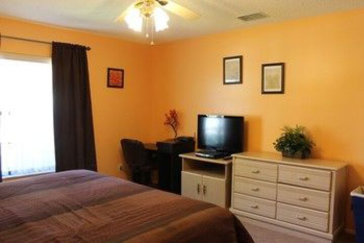 Room 7 of 25
