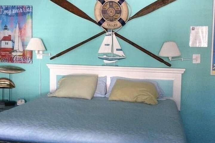 Room 2 of 8
