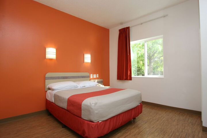 Double Room Disability Accessible (4 of 13)