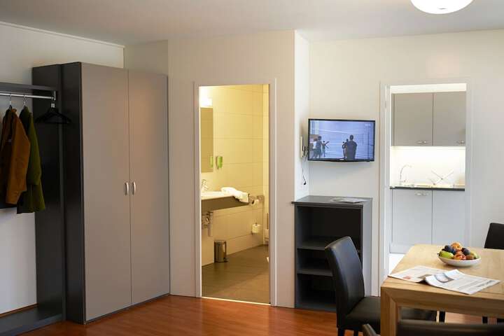 Room 7 of 30