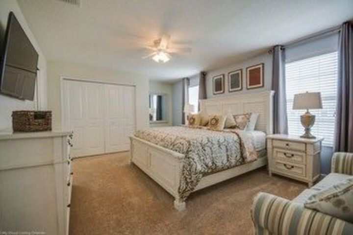 Room 10 of 26