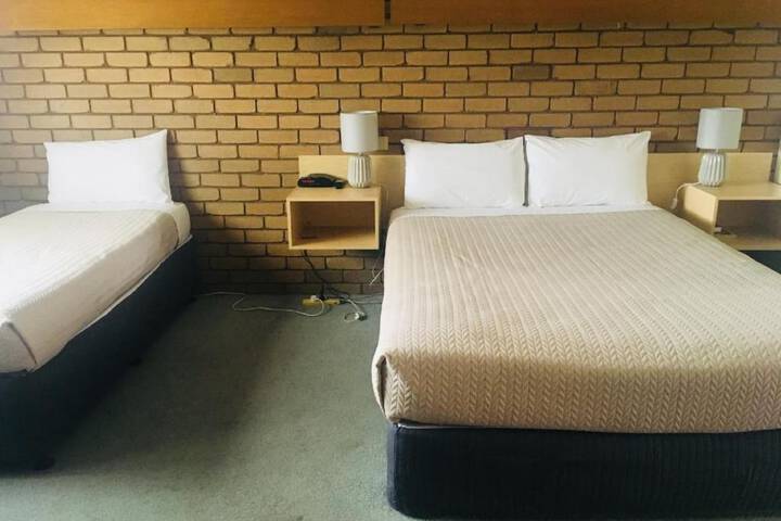 Room 16 of 32