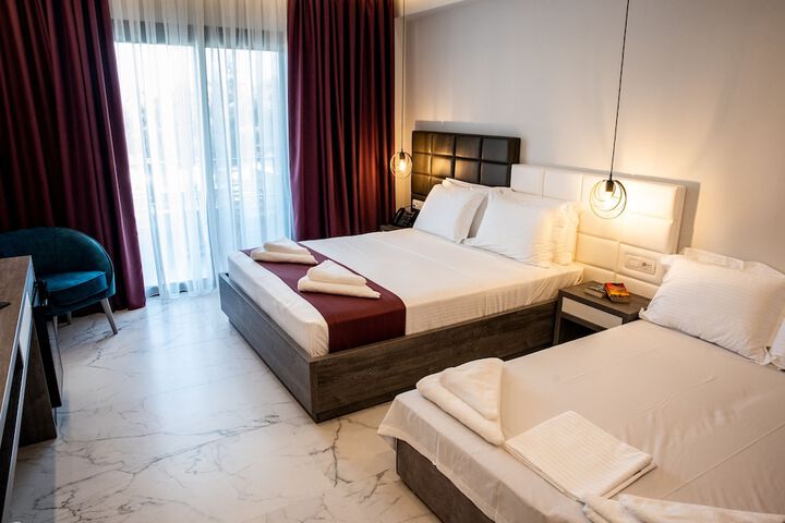 Room 43 of 122