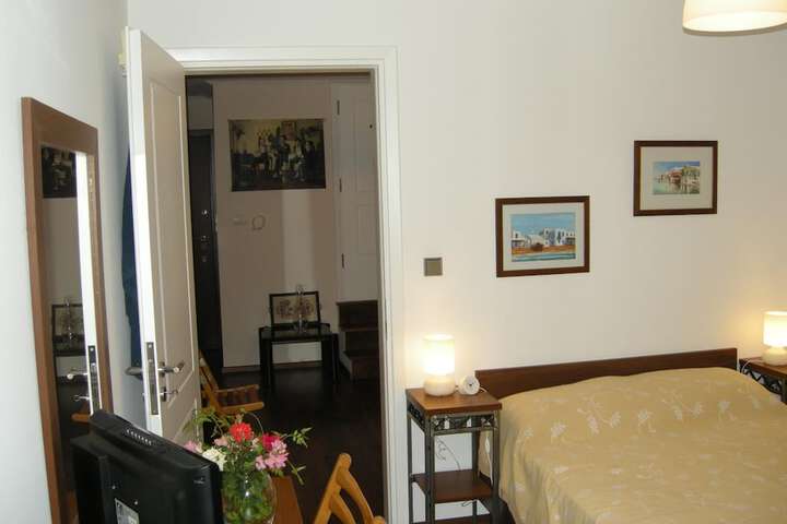 Room 8 of 34
