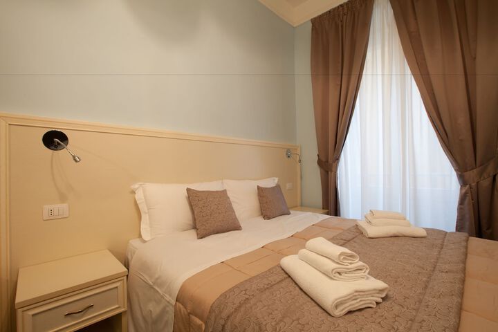 Room 7 of 25