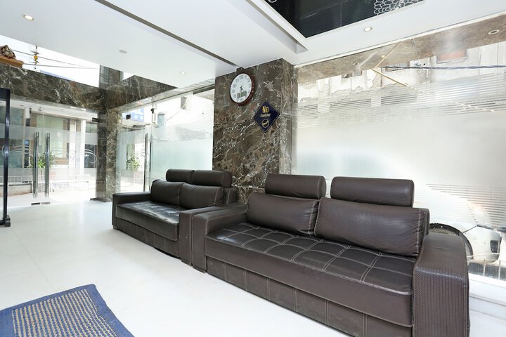 Entrance & Lobby