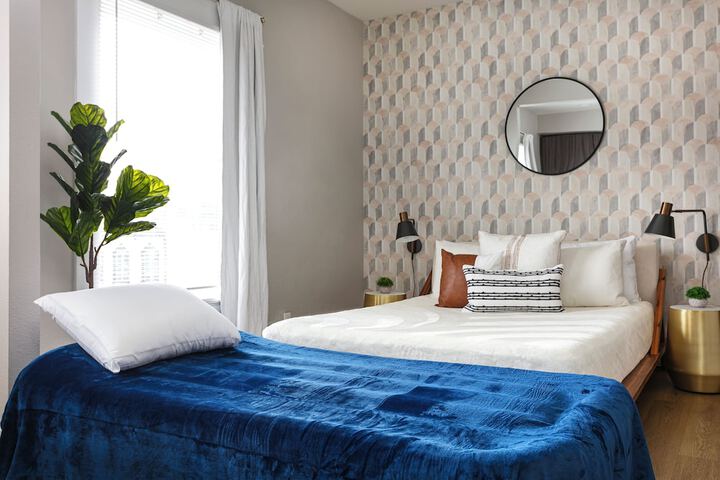 Room 73 of 285