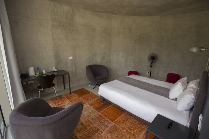 Room 12 of 67