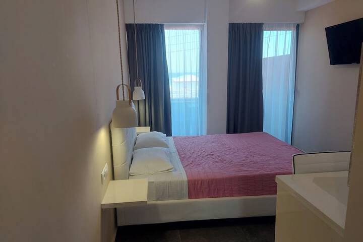 Room 36 of 106
