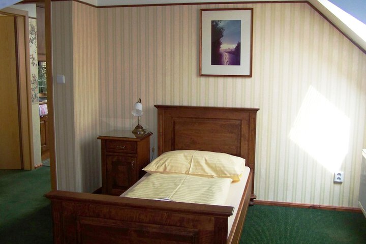 Room 5 of 37