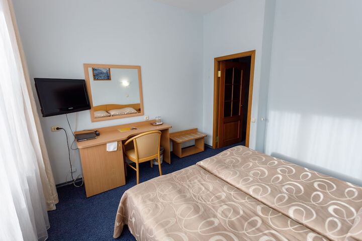 Room 10 of 82