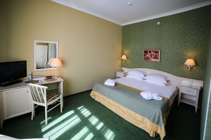 Room 6 of 47