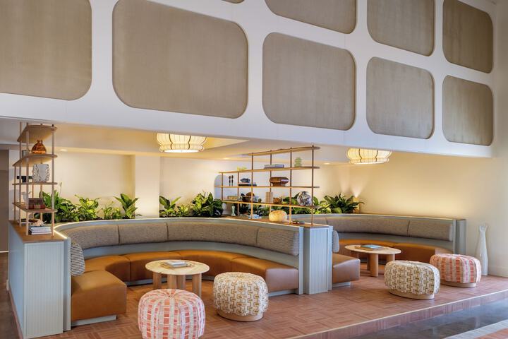 Entrance & Lobby