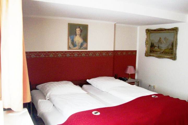 Room 7 of 49