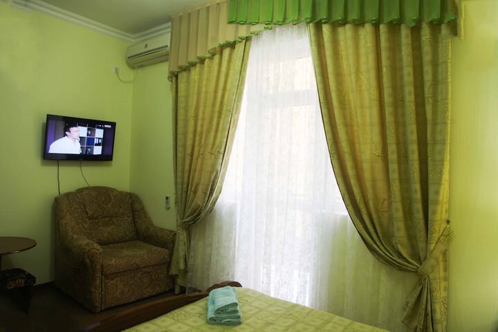 Room 11 of 34