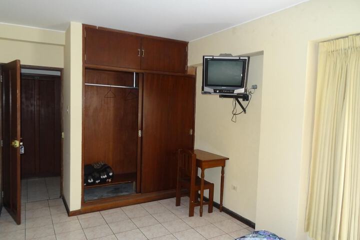 Room 11 of 23