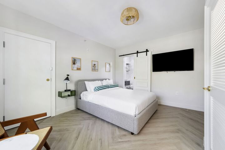 Room 11 of 43