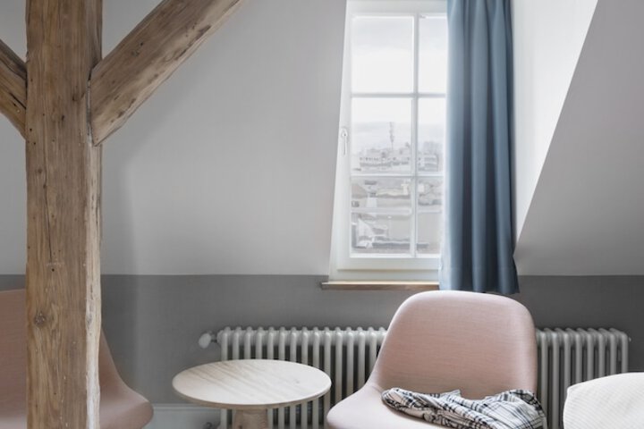 Room 52 of 72