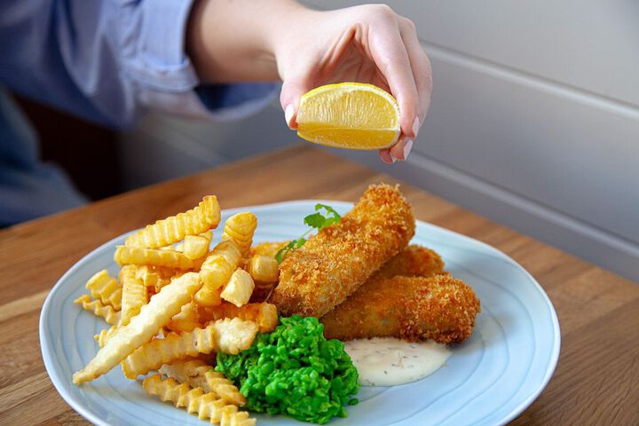 Dining 19 of 26