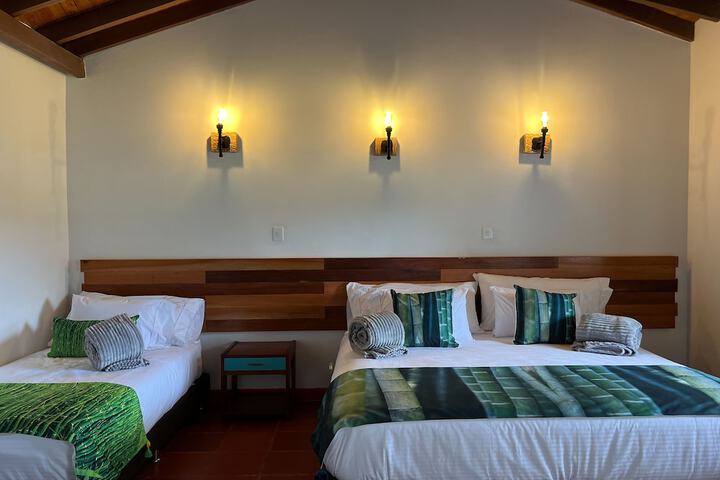 Room 32 of 81
