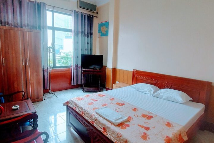 Room 3 of 16