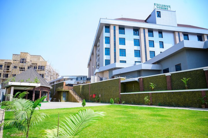 Hotel Exterior 152 of 166