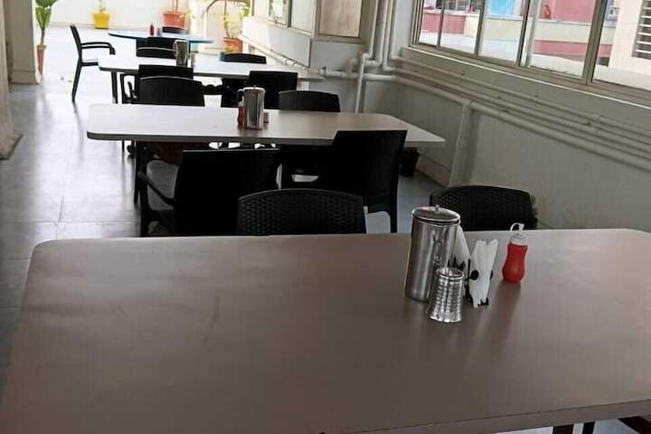 Dining 20 of 22