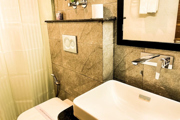 Room 52 of 97