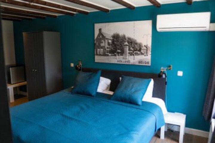Room 9 of 46